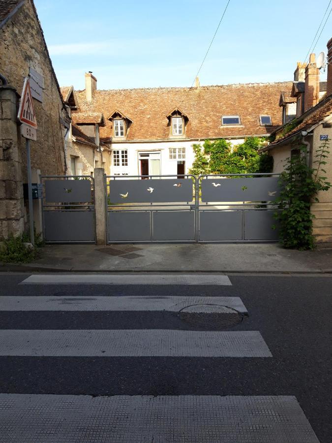 Château Les Vallées, Tournon-Saint-Pierre